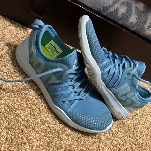 women’s running shoes
